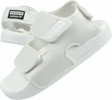 Sandale adidas, të bardha